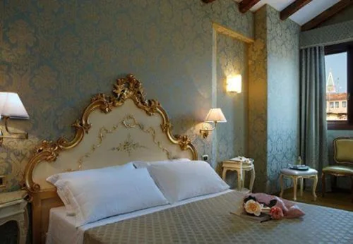 Double or Twin Room — Hotel Torino