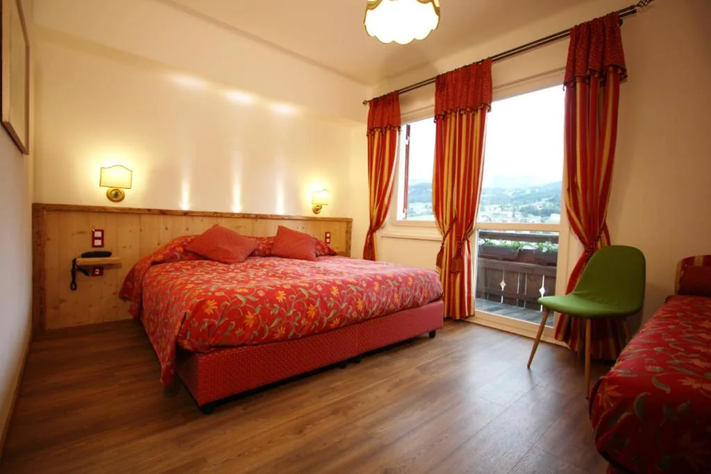 Camera Matrimoniale/Doppia con Letti Singoli — Hotel Trieste