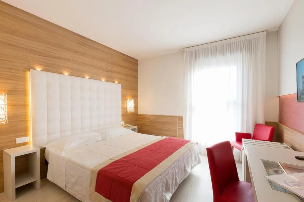 Double or Twin Room — Hotel Victoria