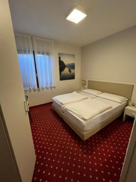 Double or Twin Room — Hotel Villa Nadia