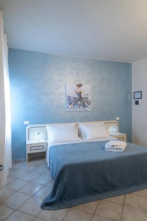 Double or Twin Room — La Maison du Port