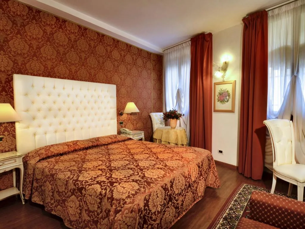 Double or Twin Room — Locanda Casa Querini