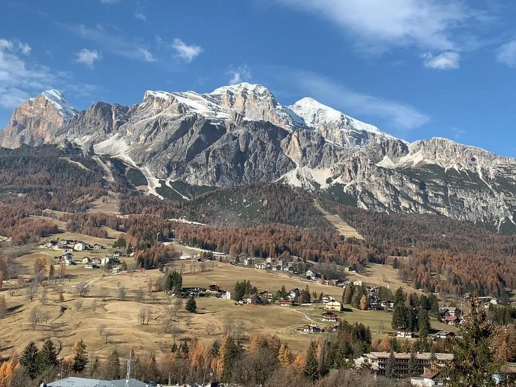 Camera Matrimoniale/Doppia con Letti Singoli Mansardata — Hotel Serena Cortina