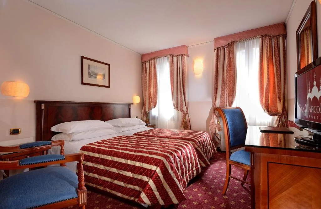 Camera Matrimoniale/Doppia con Letti Singoli nella Dependance — Albergo Cavalletto & Doge Orseolo