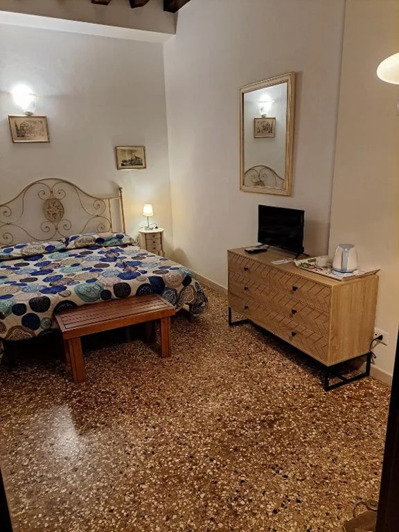 Camera Matrimoniale/Doppia con Letti Singoli nella Dependance — Locanda Ca’ Formosa