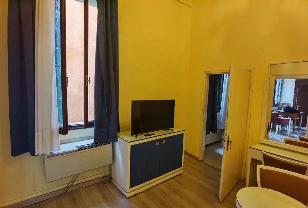 Camera Matrimoniale/Doppia con Letti Singoli — Palazzo Eugenia – Minelli