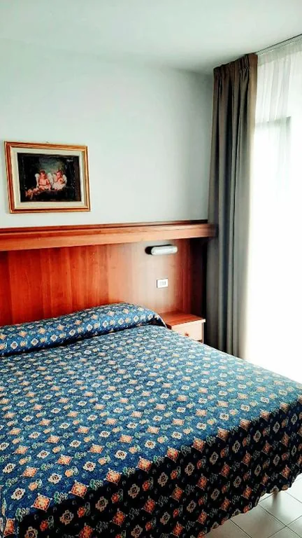 Camera Matrimoniale/Doppia con Letti Singoli - Uso Singola — Hotel Strand a frontemare