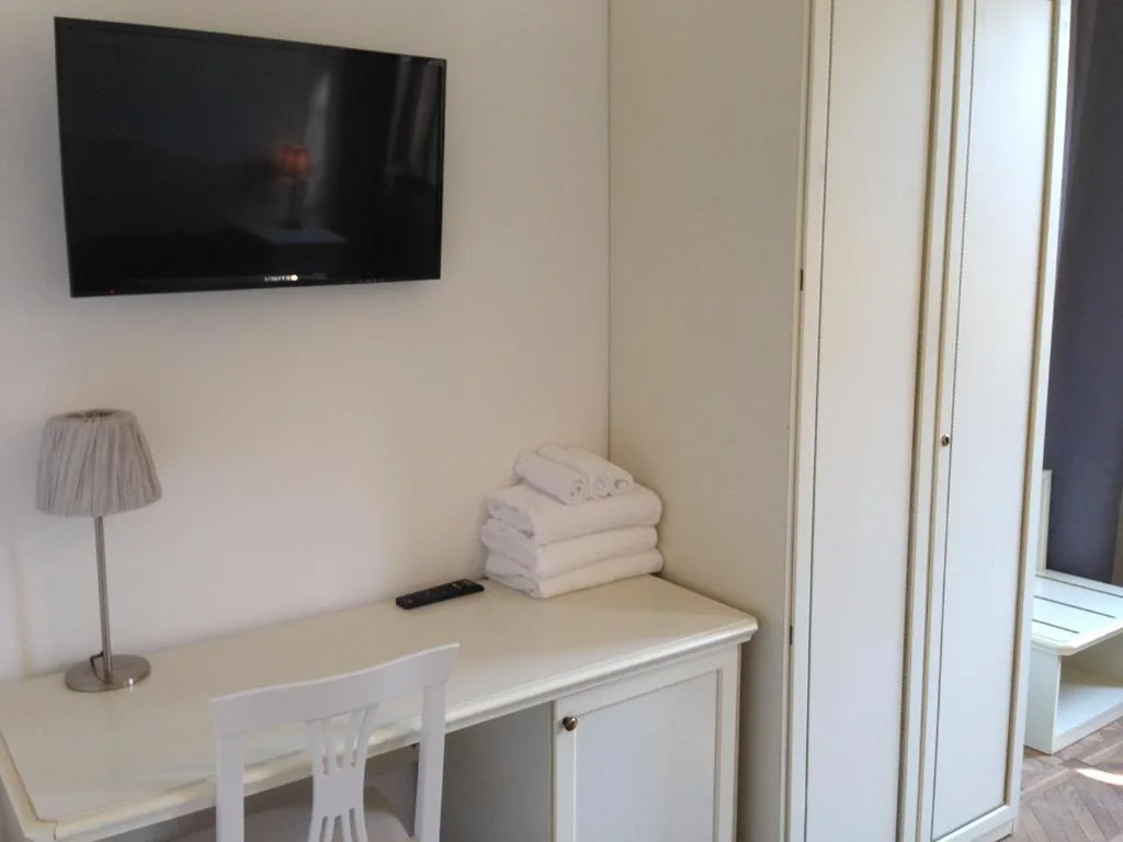 Economy Double Room with Shared Bathroom — Corte Loredana
