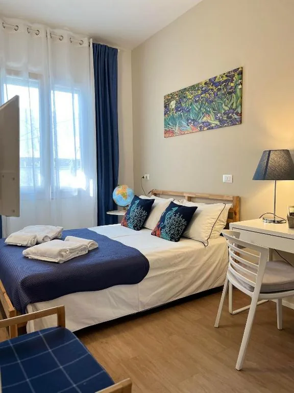 Camera Matrimoniale Economy con Bagno Privato Esterno — Villa Due Giardini