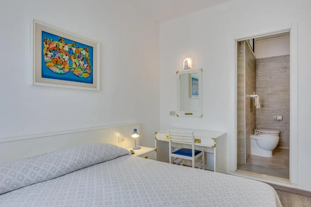 Camera Matrimoniale Economy con Vista Cortile — Hotel Garni’ Serena