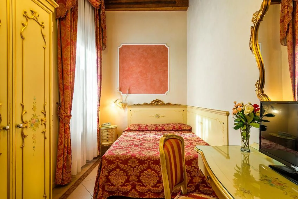 Camera Matrimoniale Economy — Hotel Al Vagon