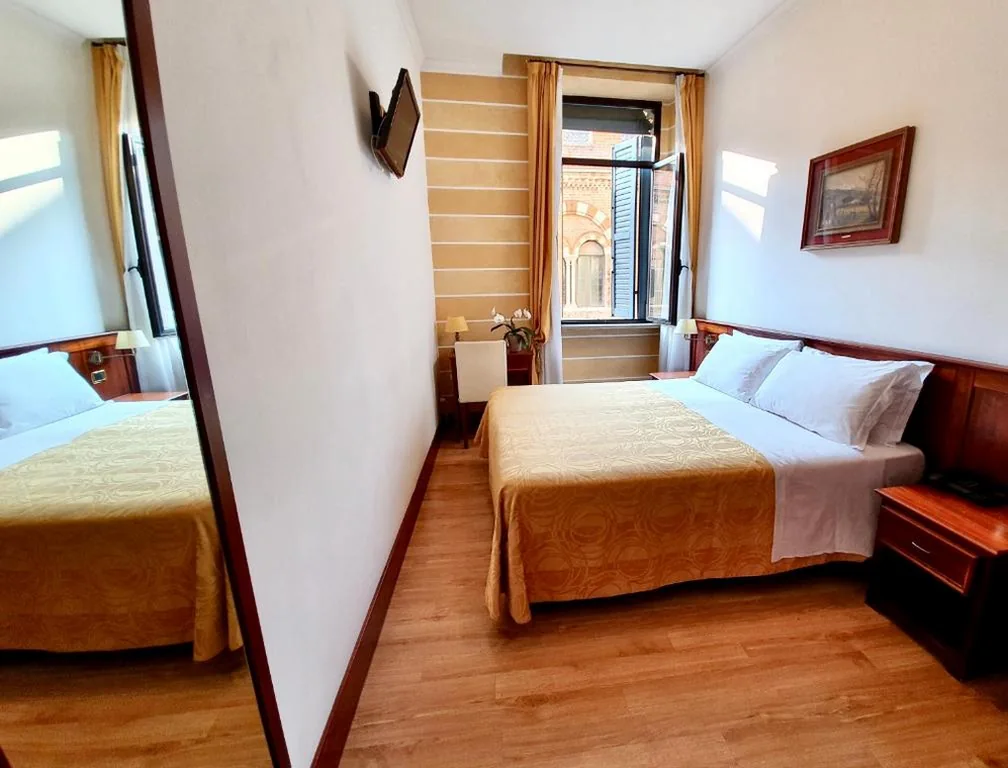 Camera Matrimoniale Economy — Hotel Aurora