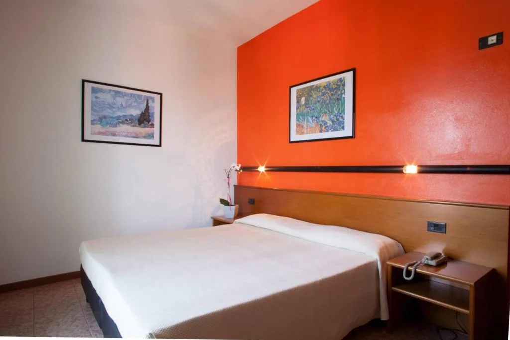 Camera Matrimoniale Economy — Hotel Pace
