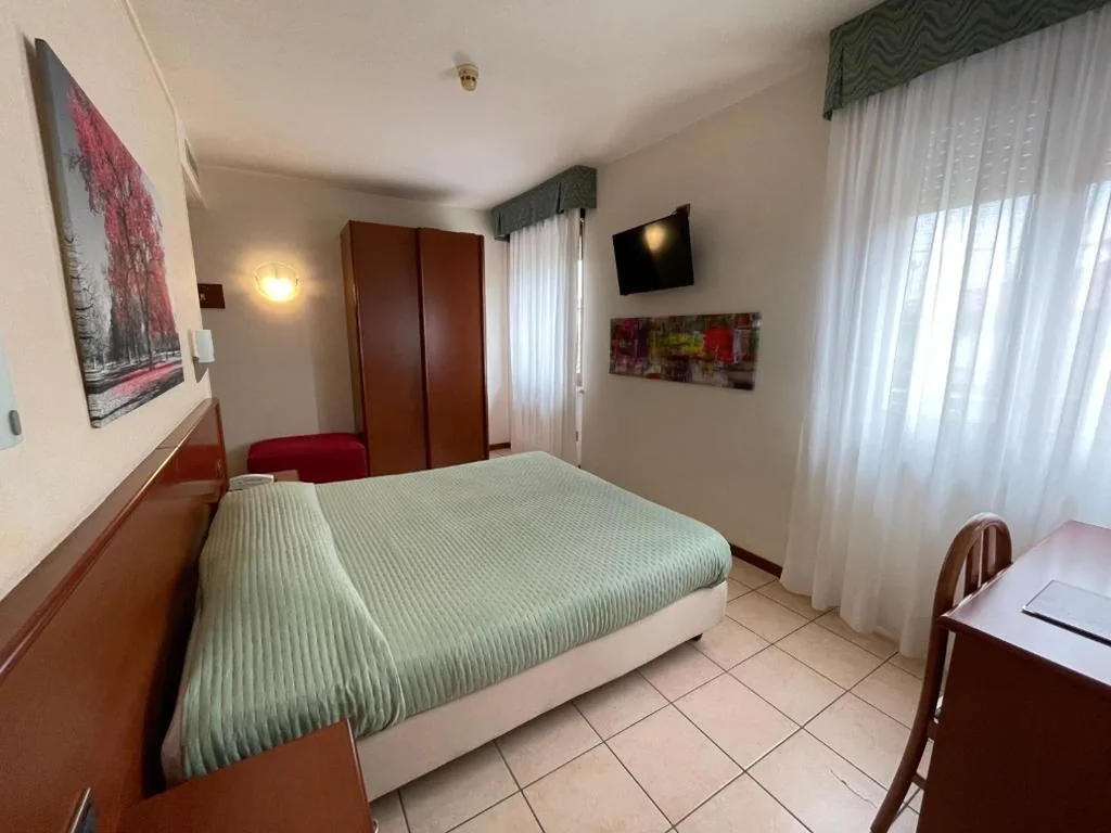 Economy Double Room — Hotel Virginia