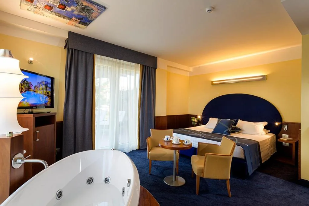 Camera Matrimoniale Elegance SPA — Color Hotel Style, Design & Gourmet