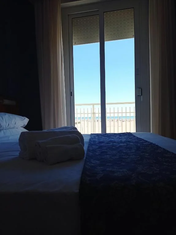 Camera Matrimoniale Fronte Mare — Hotel Verona
