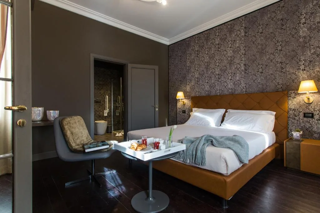 Camera Matrimoniale Grand Deluxe con Vista Canale — Riva del Vin BOUTIQUE HOTEL