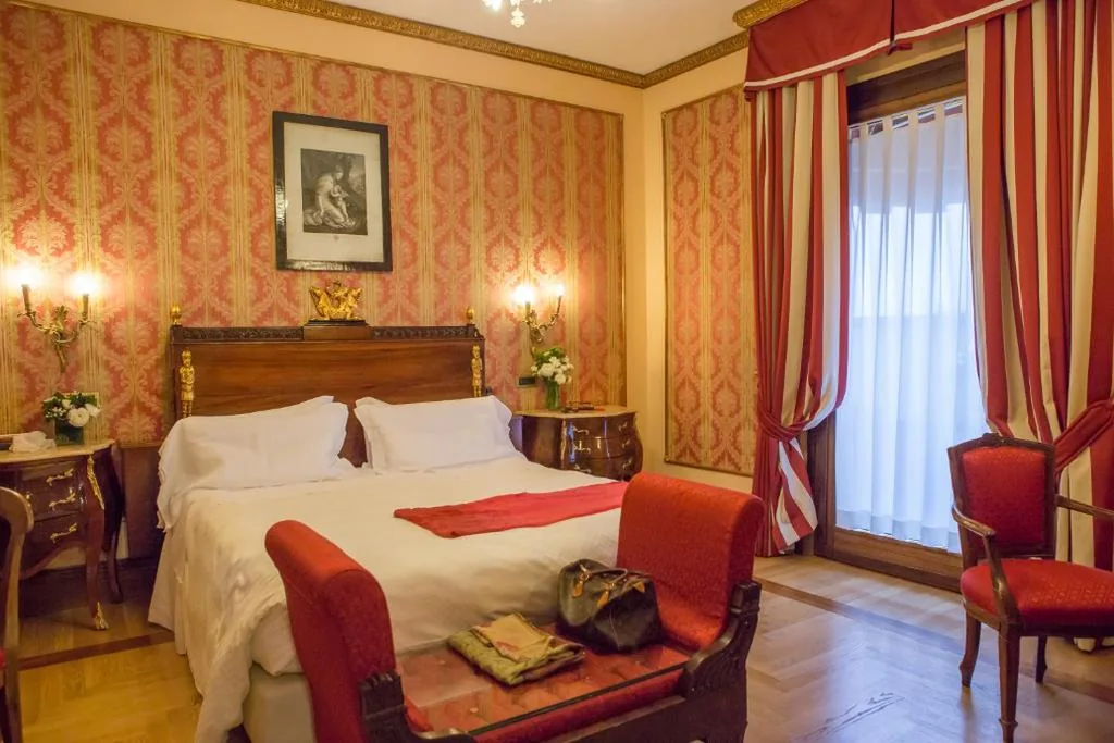 Camera Matrimoniale Grand Deluxe — Due Torri Hotel