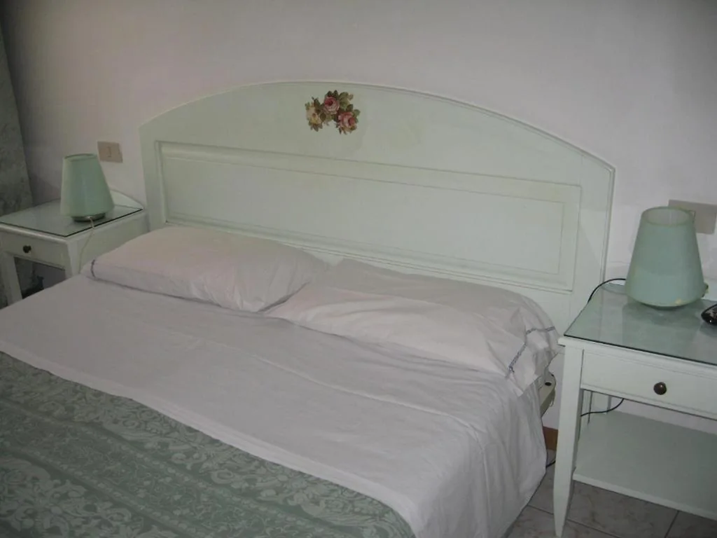 Double Room — Hotel Adua