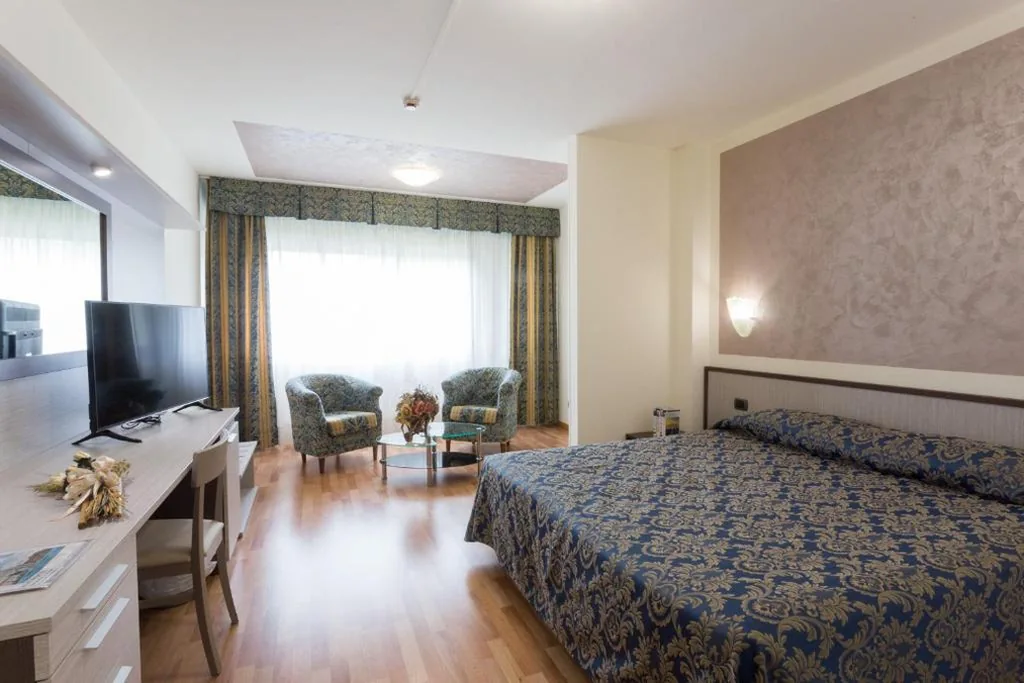 Double Room — Hotel Airmotel