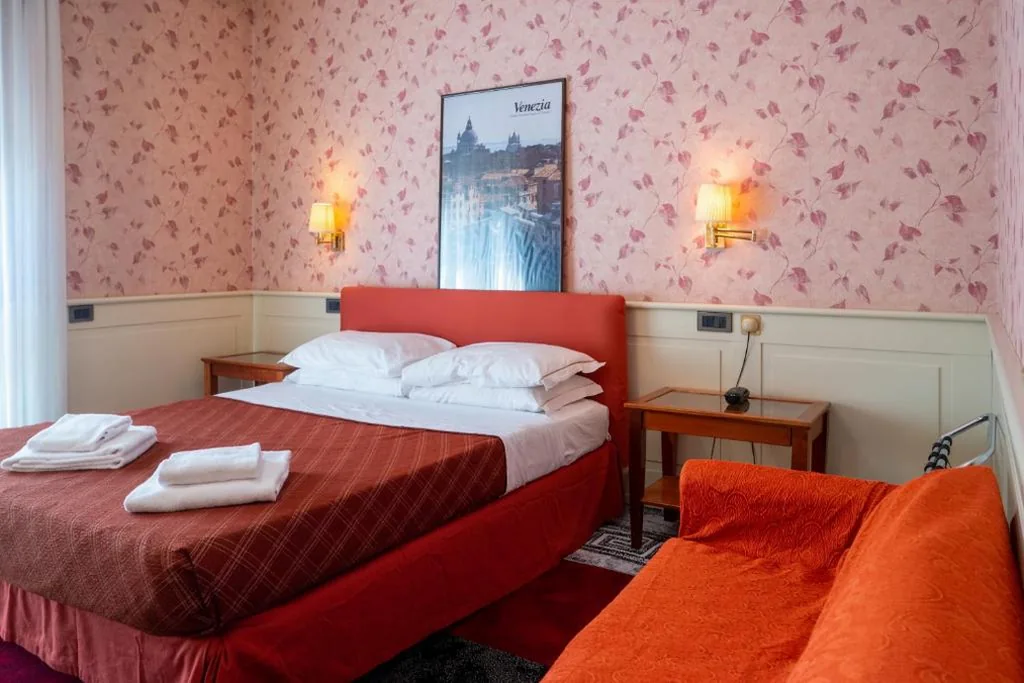 Camera Matrimoniale — Hotel alla giustizia