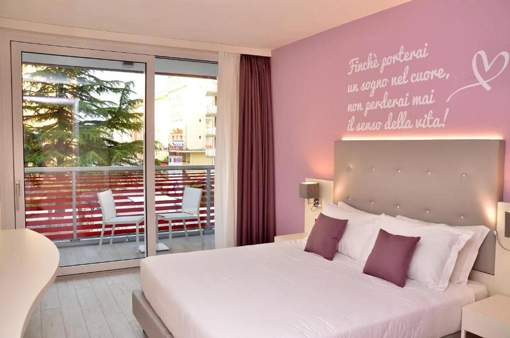 Camera Matrimoniale — Hotel Amburgo