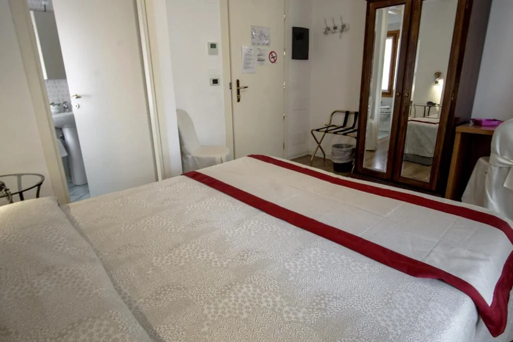 Camera Matrimoniale — Hotel Antigo Trovatore