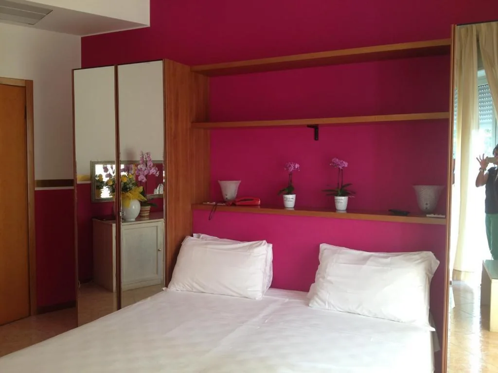 Camera Matrimoniale — Hotel Benacus