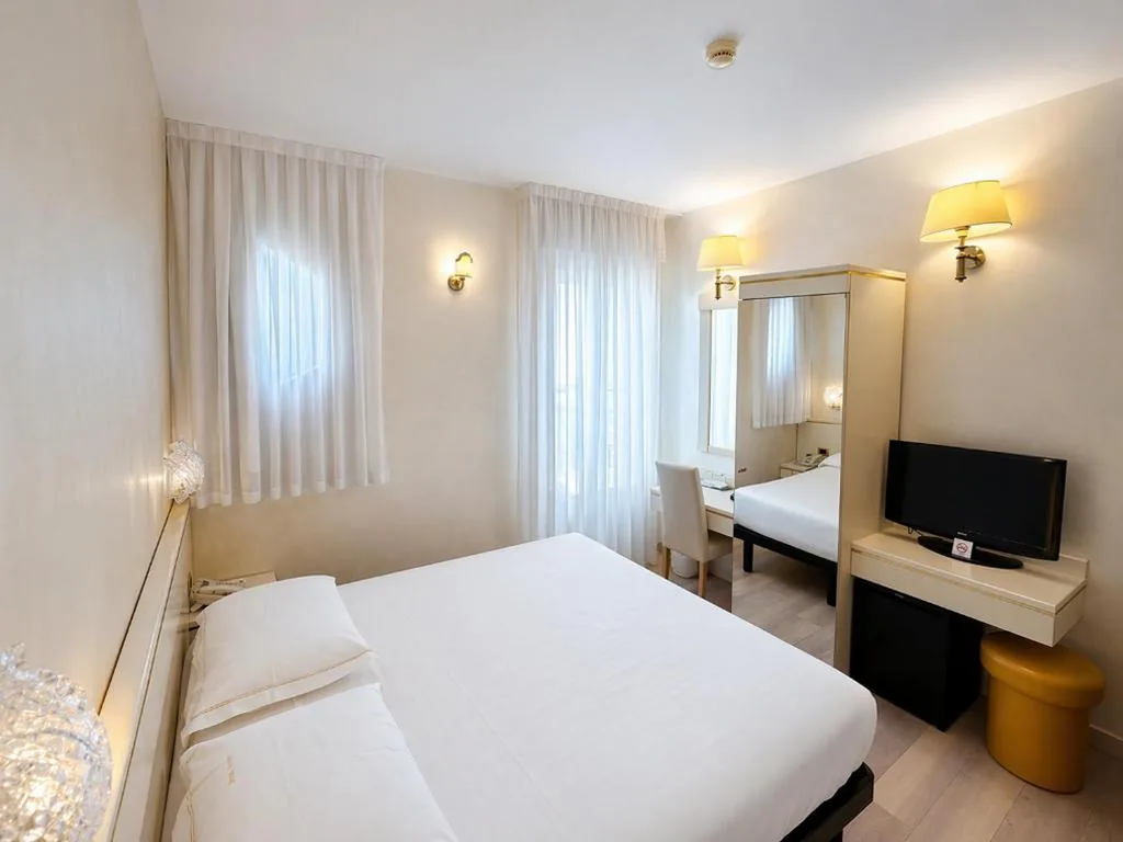 Camera Matrimoniale — Hotel Bristol