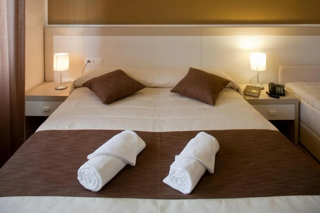 Camera Matrimoniale — Hotel Canarie