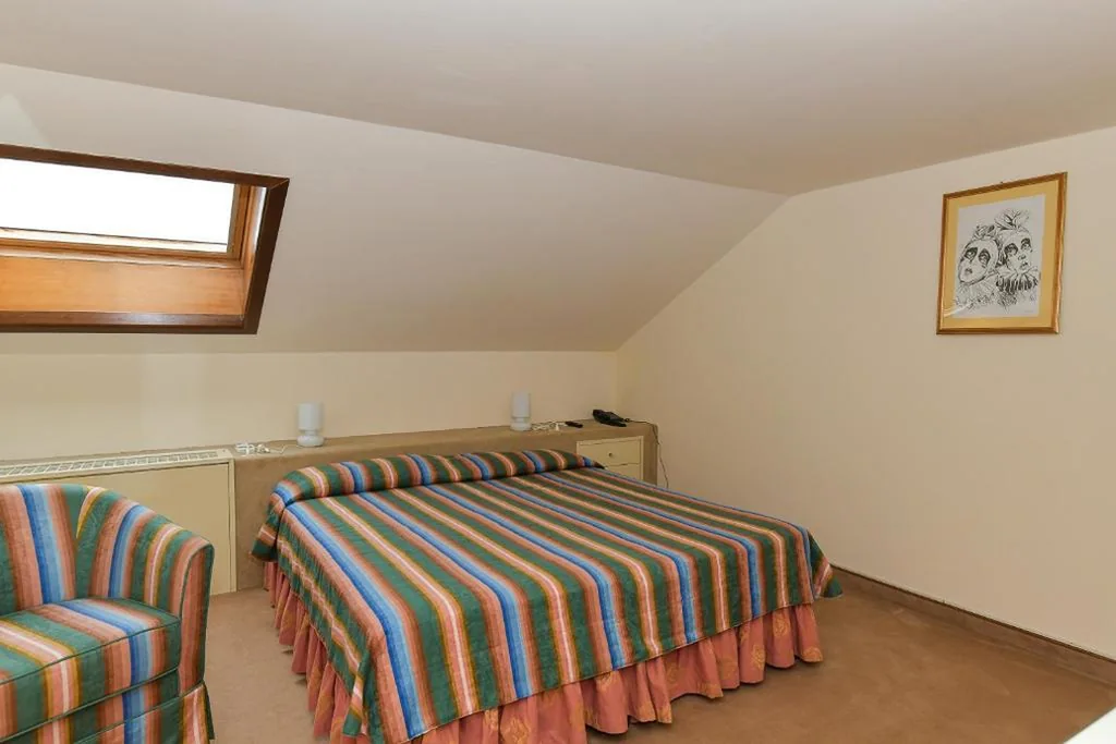 Double Room — Hotel Elite