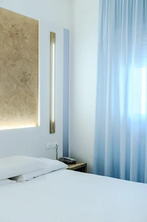 Double Room — Hotel Etna