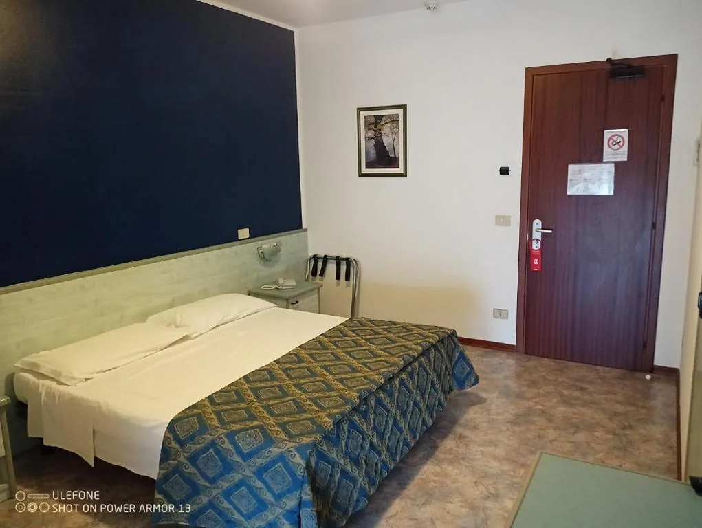 Camera Matrimoniale — Hotel Firenze