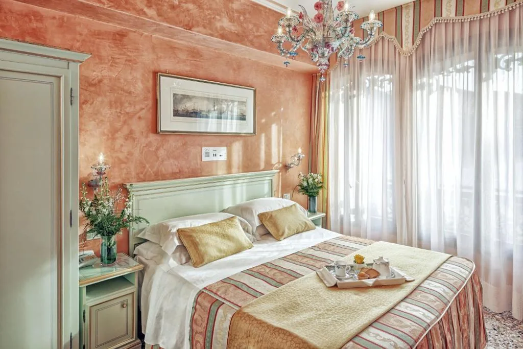 Camera Matrimoniale — Hotel Firenze