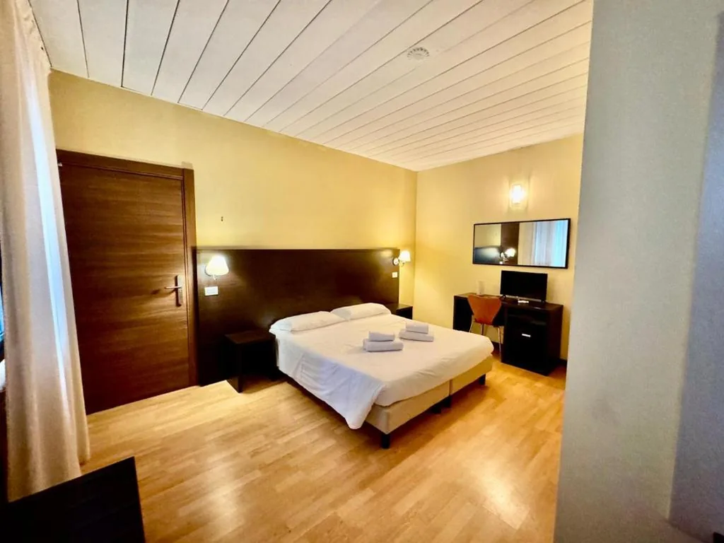 Double Room — Hotel Guidi