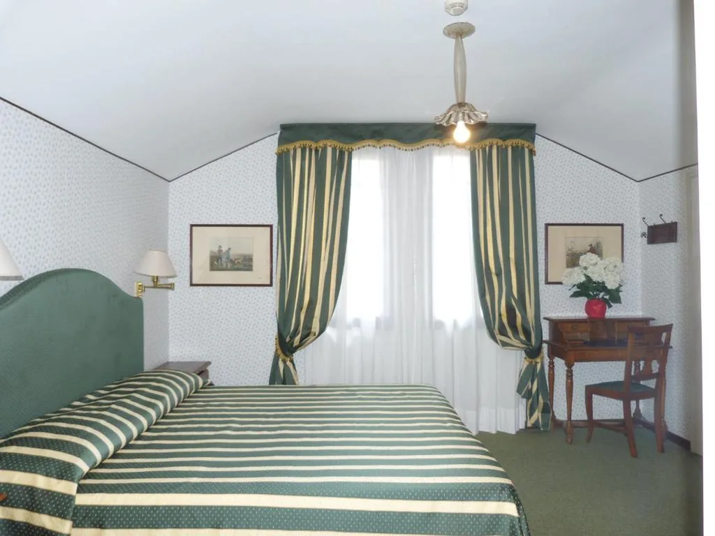 Camera Matrimoniale — Hotel La Meridiana