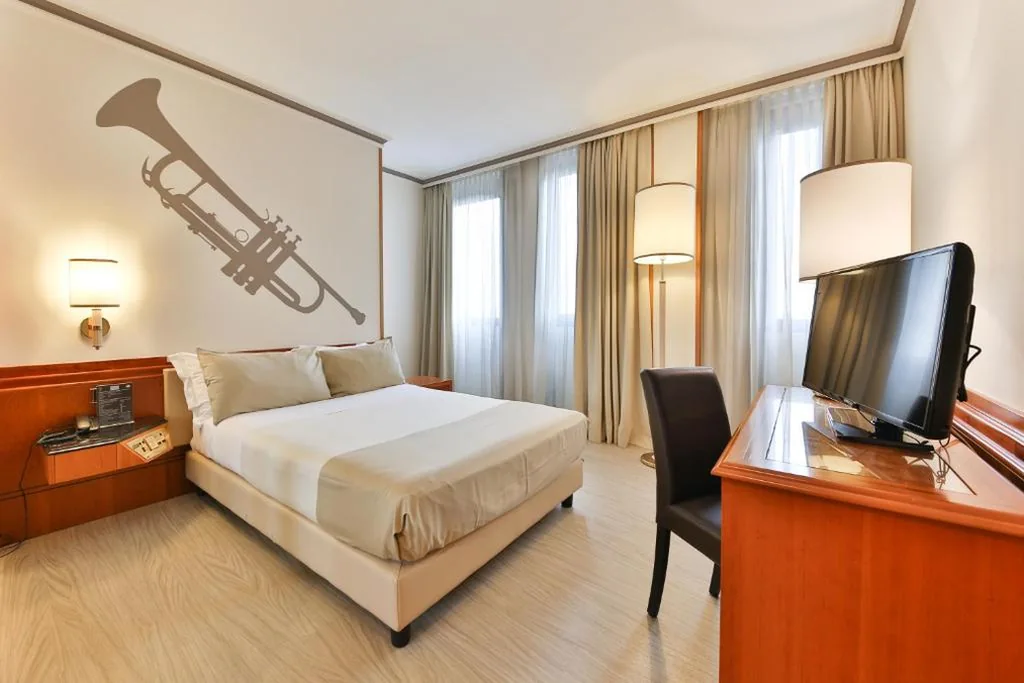Double Room — Hotel Leon d’Oro