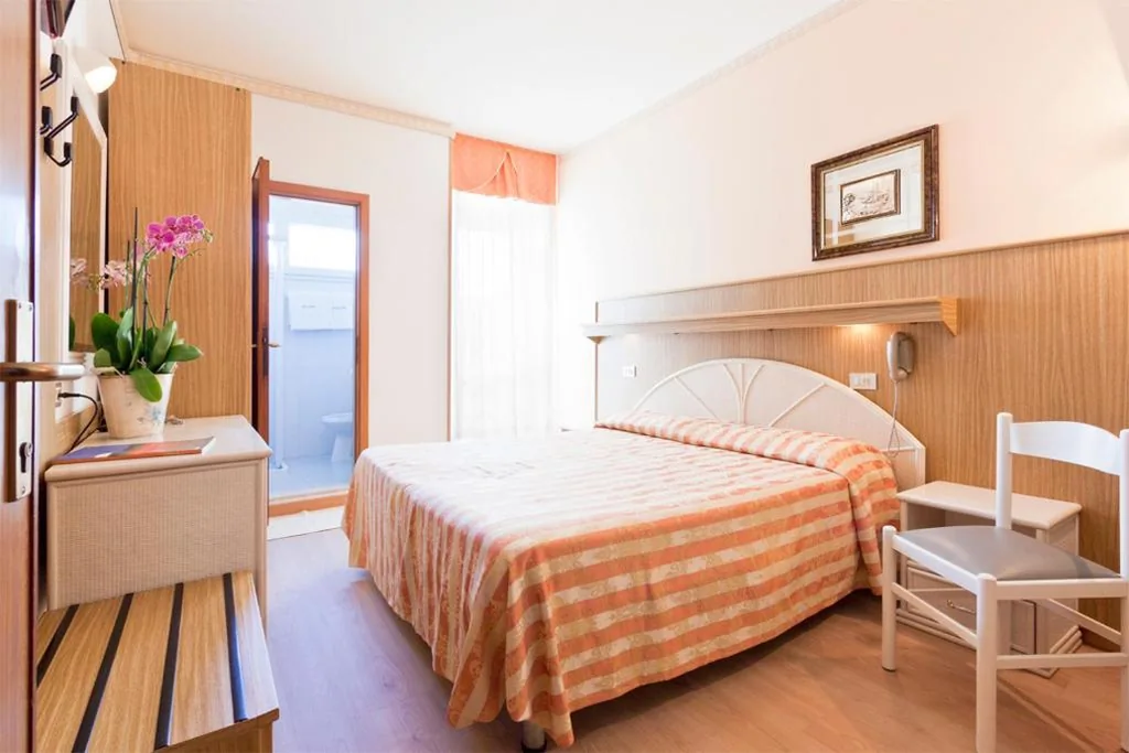 Camera Matrimoniale — Hotel Mayer