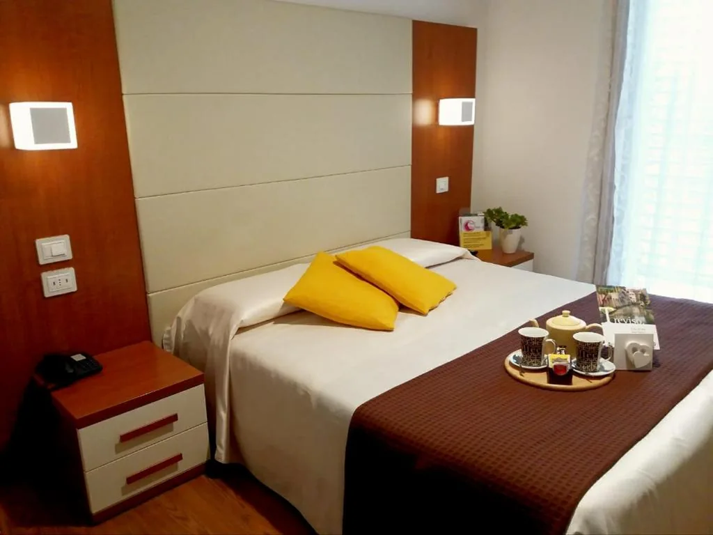 Double Room — Hotel Mezzaluna