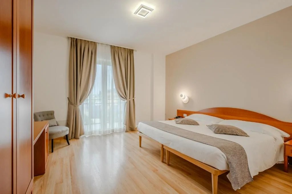 Double Room — Hotel Nuova Barcaccia