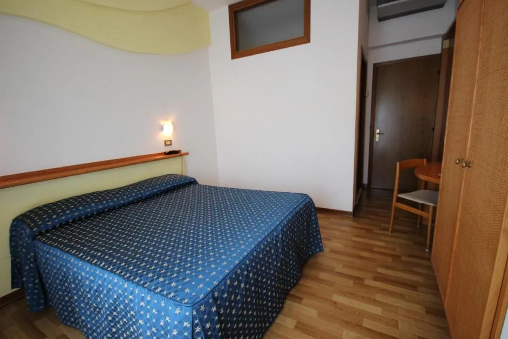 Camera Matrimoniale — Hotel Roma