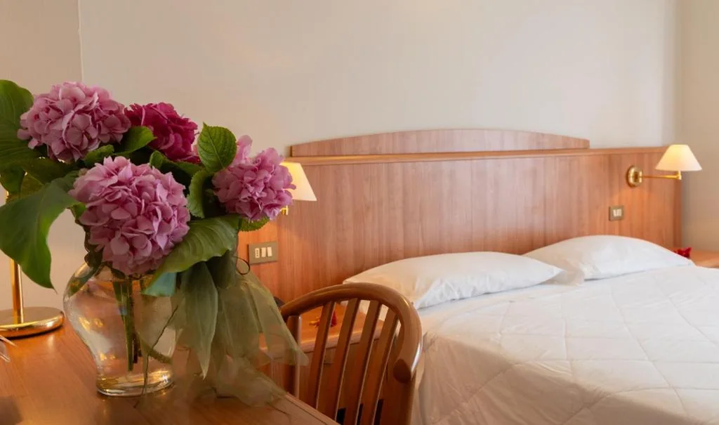 Camera Matrimoniale — Hotel Smeraldo