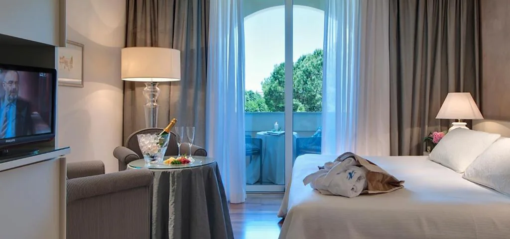 Camera Matrimoniale — Hotel Terme Neroniane