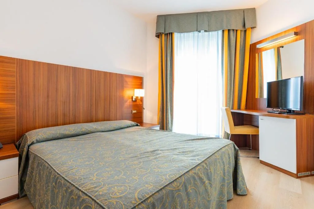Double Room — Hotel Touring