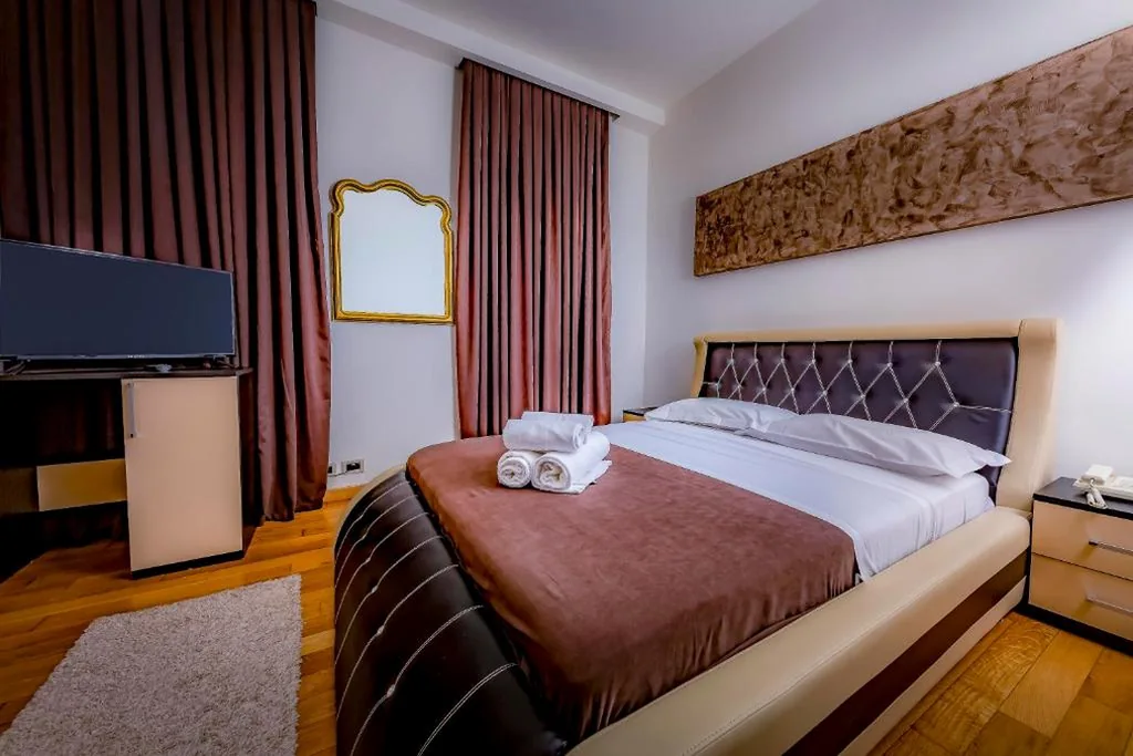 Camera Matrimoniale — Hotel Trieste