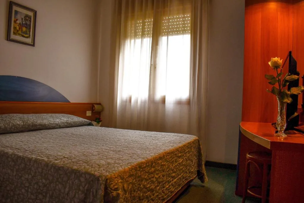 Camera Matrimoniale — Hotel Vienna