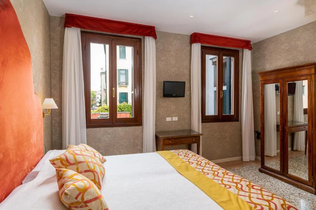 Camera Matrimoniale — Hotel Villa Rosa