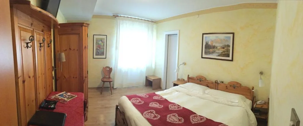 Camera Matrimoniale — Meuble Villa Neve