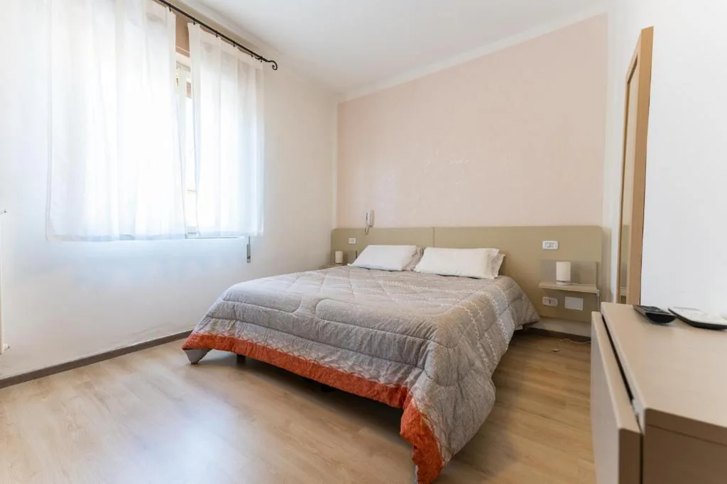 Camera Matrimoniale — MH Hotel Benaco