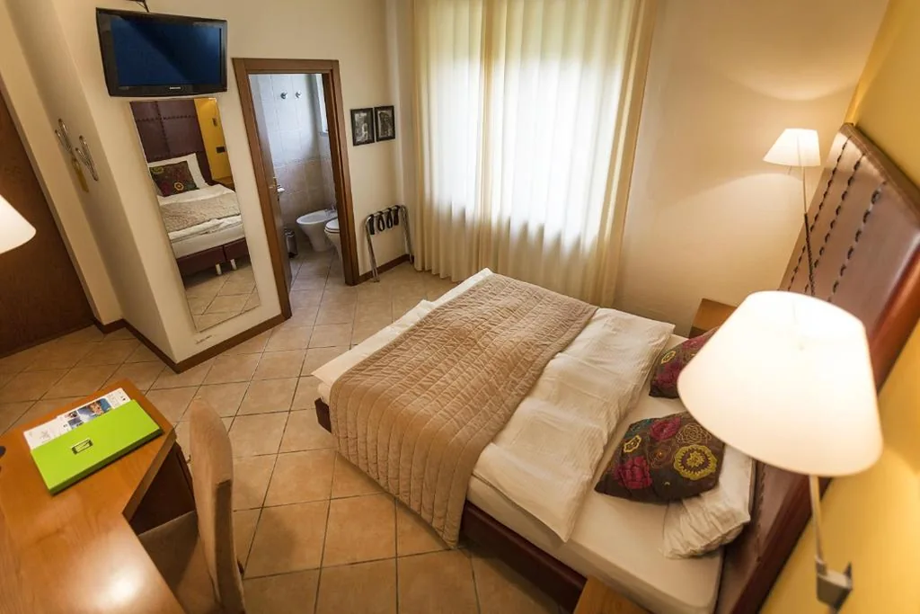 Ground Floor Double Room — Hotel Meridiana